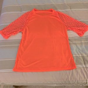 Coral colored 3/4 sleeve blouse with lace sleeves. L